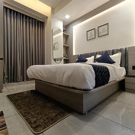 Hotel Asiana Sky Motera אחמדאבאד מראה חיצוני תמונה