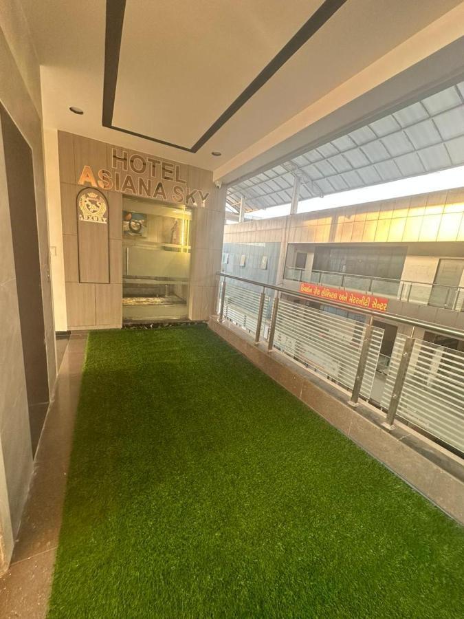 Hotel Asiana Sky Motera אחמדאבאד מראה חיצוני תמונה
