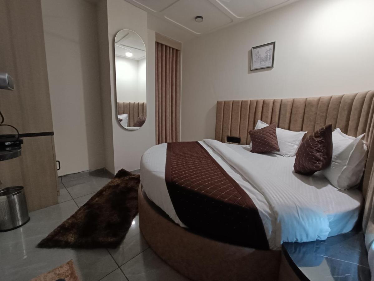 Hotel Asiana Sky Motera אחמדאבאד מראה חיצוני תמונה
