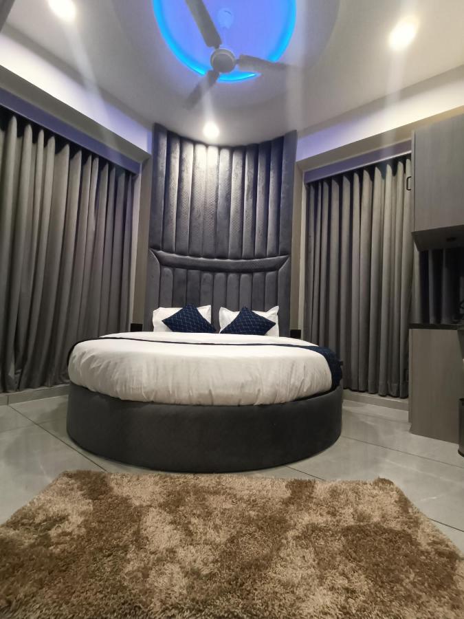 Hotel Asiana Sky Motera אחמדאבאד מראה חיצוני תמונה