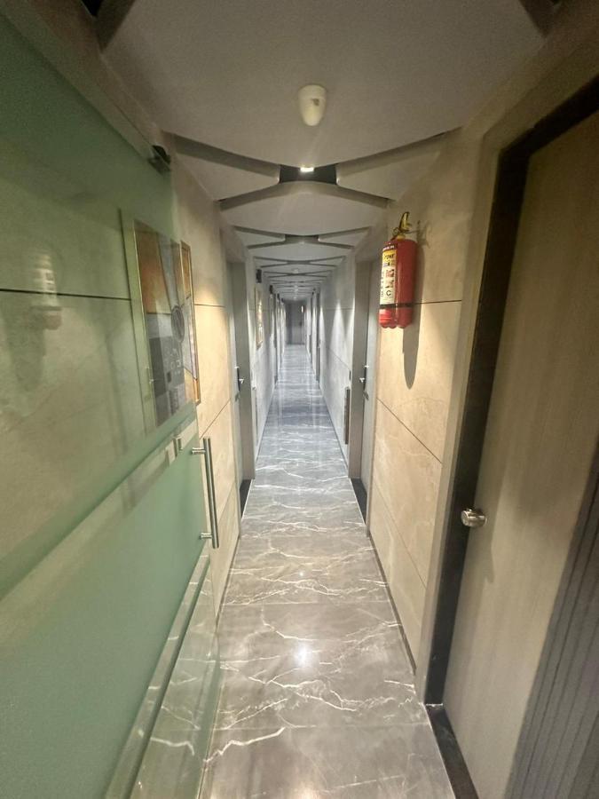 Hotel Asiana Sky Motera אחמדאבאד מראה חיצוני תמונה