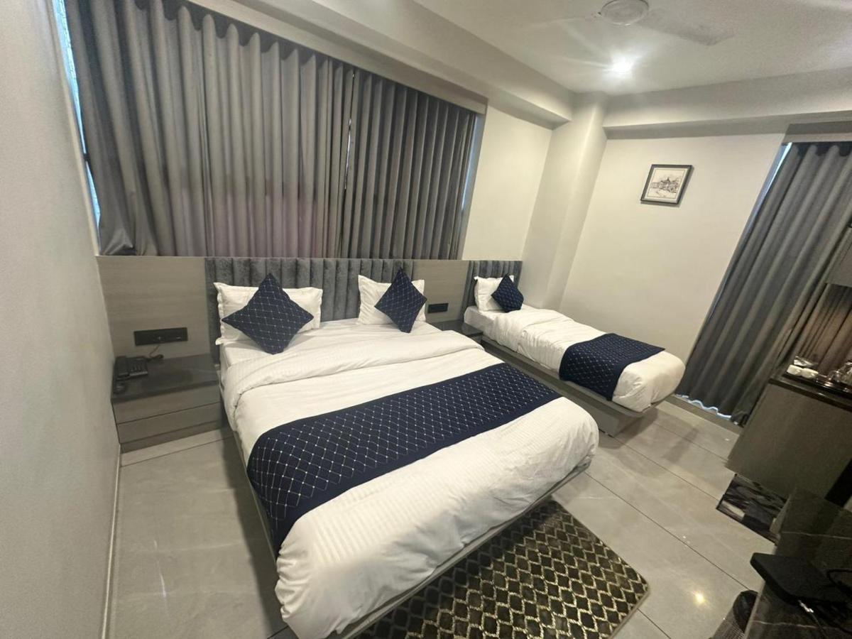 Hotel Asiana Sky Motera אחמדאבאד מראה חיצוני תמונה