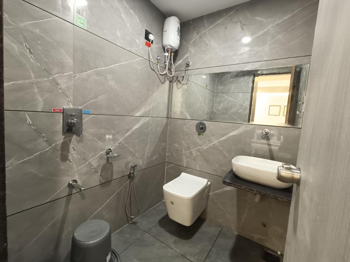 Hotel Asiana Sky Motera אחמדאבאד מראה חיצוני תמונה