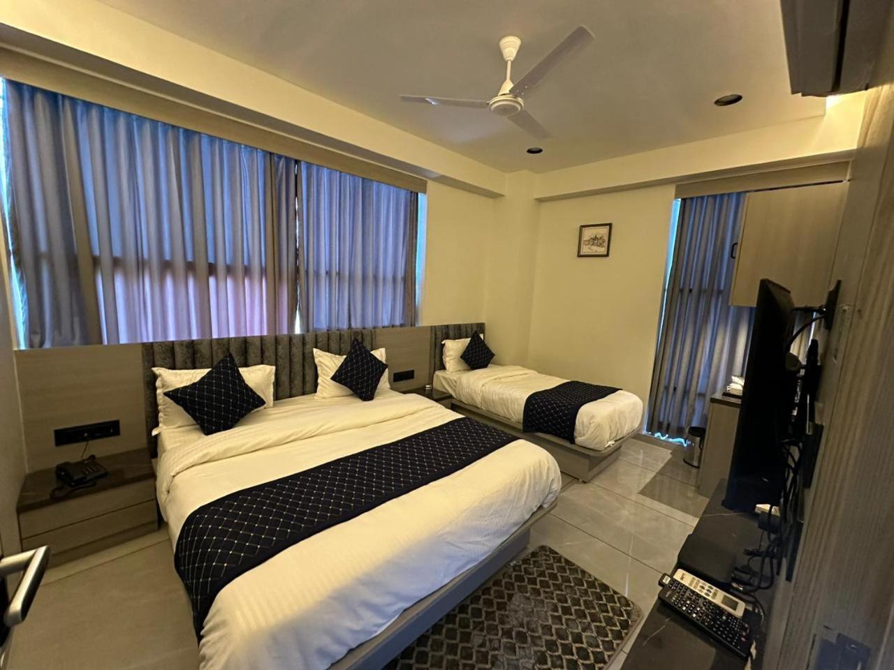 Hotel Asiana Sky Motera אחמדאבאד מראה חיצוני תמונה